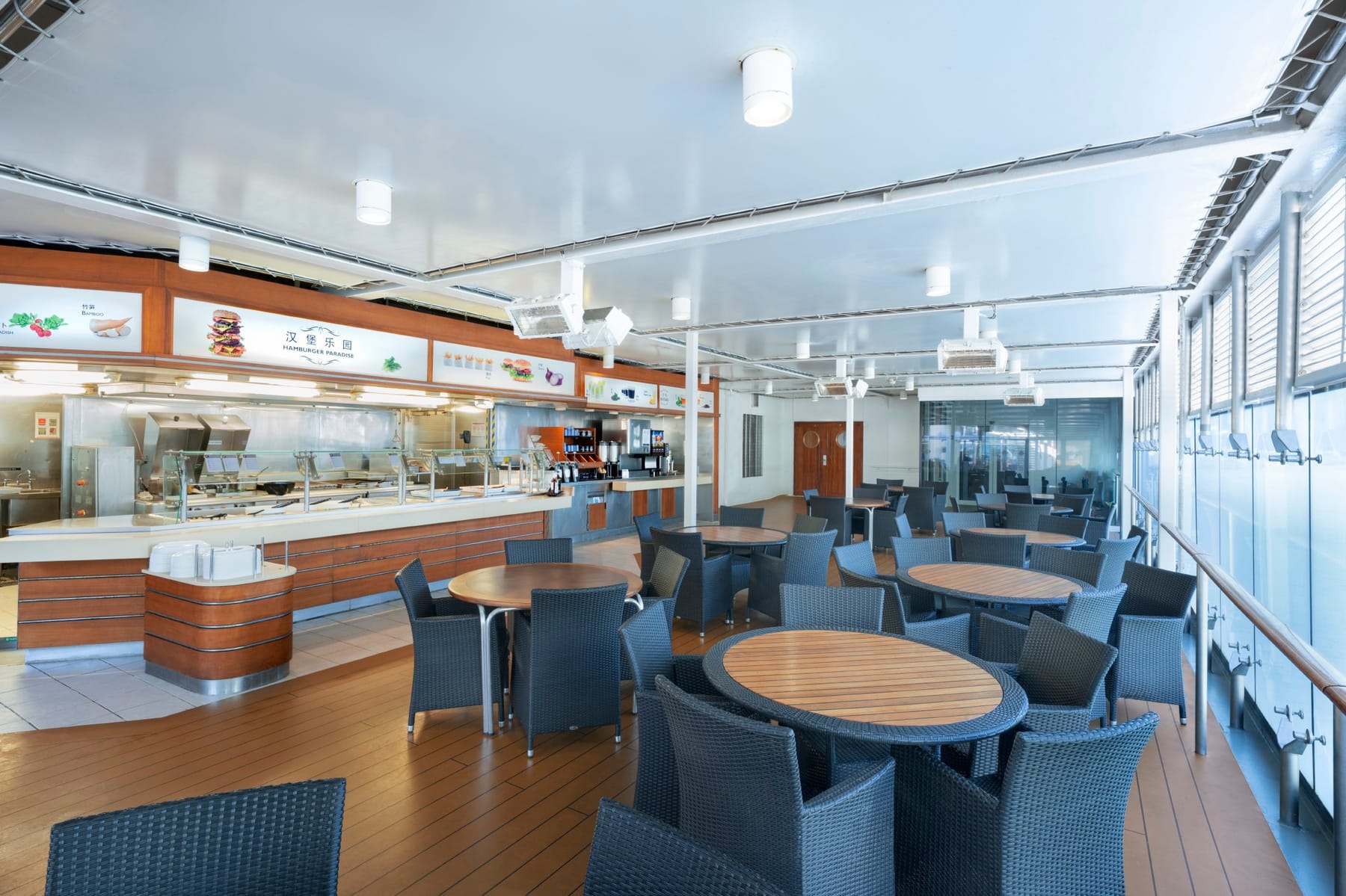 Ресторан «шведский стол» MSC Lirica